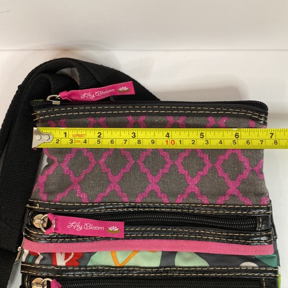 Lily Bloom Crossbody Bag. - Picture 9 of 9